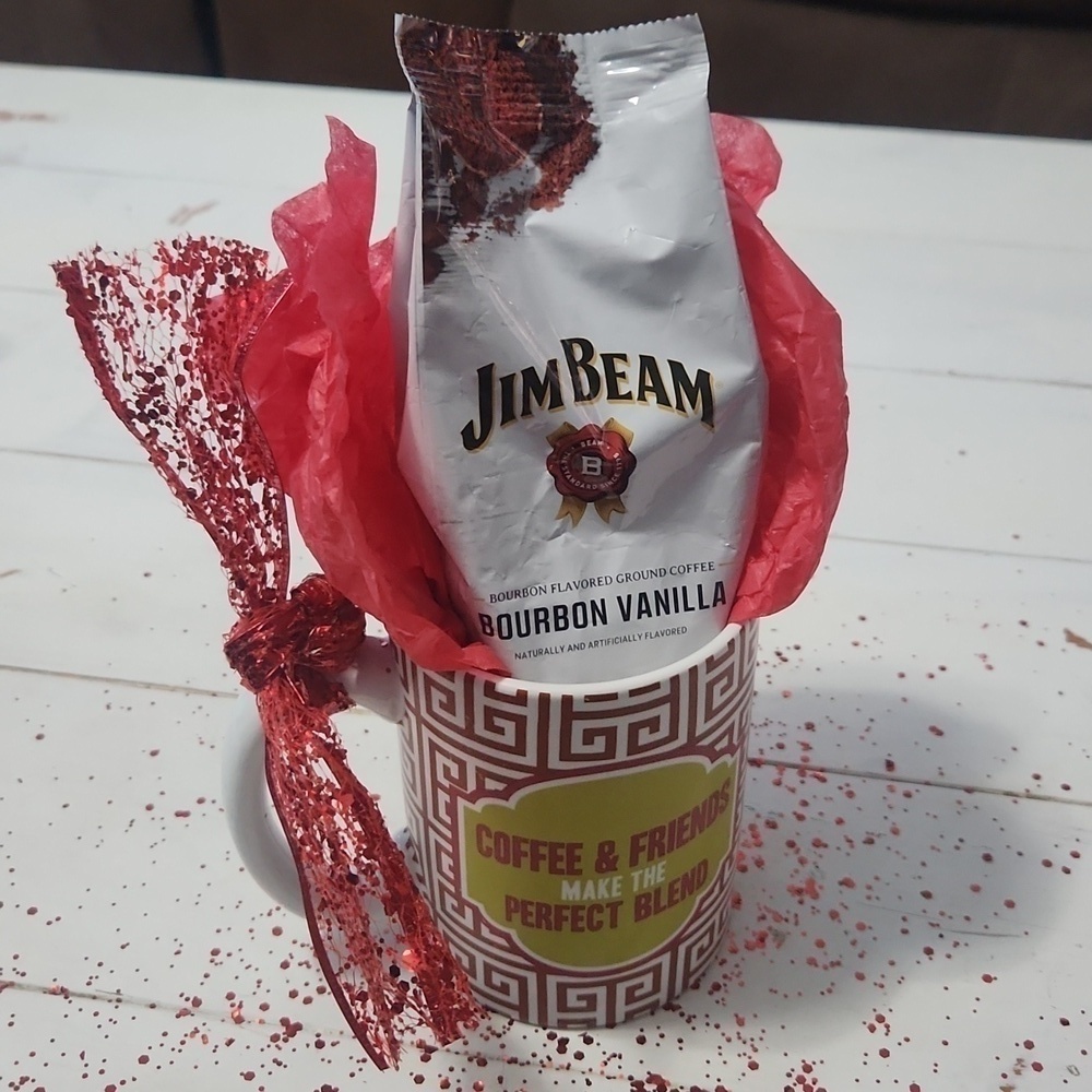 Gift Set Coffee & Friends Mug w/ Jim Beam Burbon Vanilla 4oz NWT!